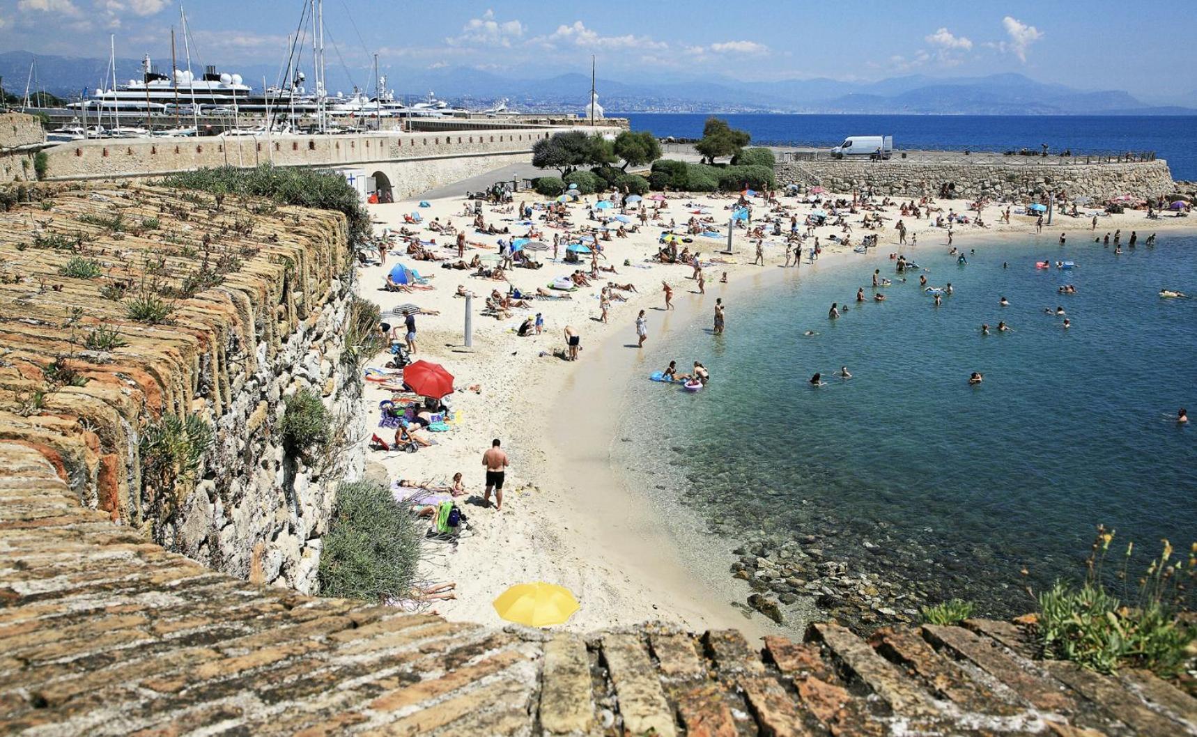 Vue Mer Et Remparts. Entre Vieille Ville Et Plages Antibes Exterior photo