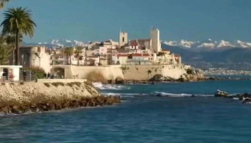 Vue Mer Et Remparts. Entre Vieille Ville Et Plages Antibes Exterior photo